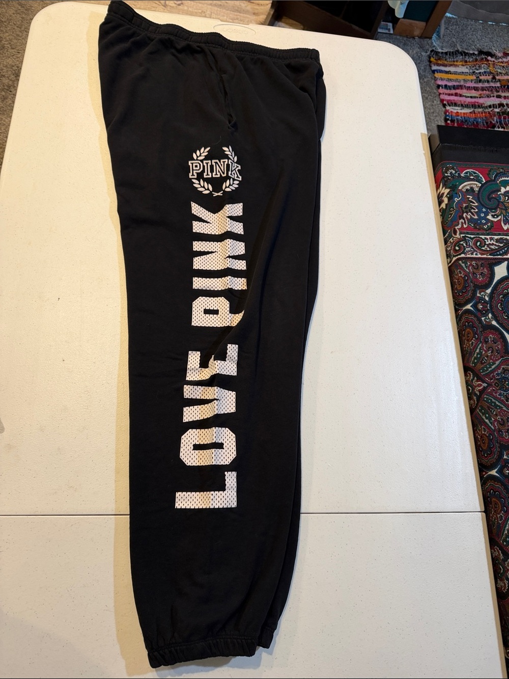 #605. 🪷Victoria’s Secret sweat pants. Black. Medium
